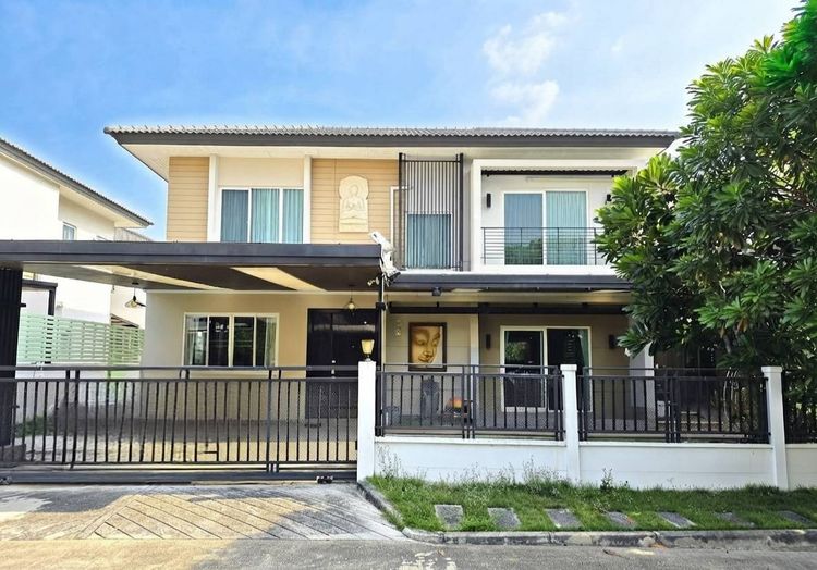 ขายบ้านเดี่ยว มบ.เซนโทร วัชรพล ตกแต่งหิ้วกระเป๋าพร้อมอยู่ โครงการติดถนนใหญ่