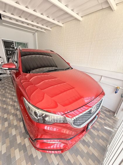 MG ZS 2018 1.5 D Sedan เบนซิน เกียร์อัตโนมัติ แดง รูปที่ 3