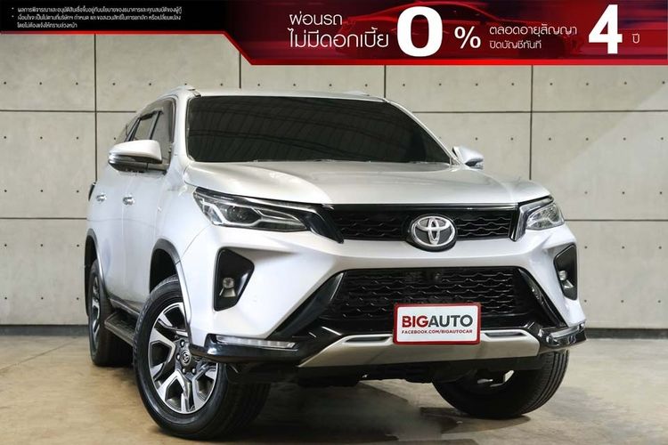 Toyota Fortuner 2023 2.4 Leader V Utility-car ดีเซล ไม่ติดแก๊ส เกียร์อัตโนมัติ บรอนซ์เงิน