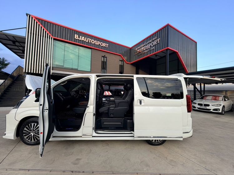 Toyota Majesty 2021 2.8 Grande Van ดีเซล ไม่ติดแก๊ส เกียร์อัตโนมัติ ขาว