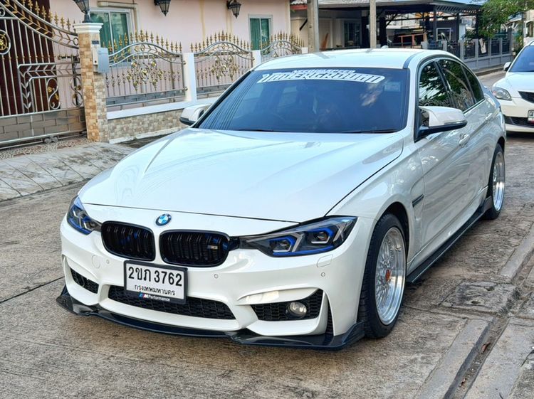 รถ BMW Series 3 328i สี ขาว