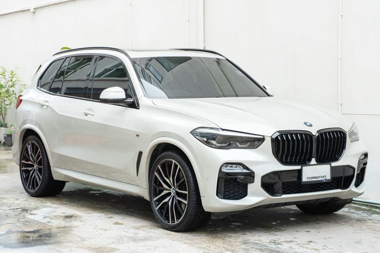 BMW X5 xDrive 30d M Sport ออกศูนย์ 2019 40,000KM  เครื่องดีเซลล้วน 30d มือเดียว ประกอบนอก CBU ออกห้าง 5.699ล้าน Option เยอะกว่าปกติ