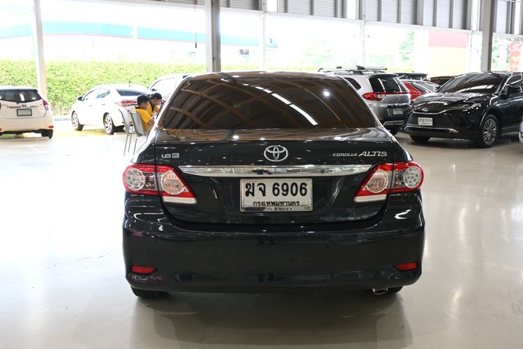 Toyota Altis 2012 1.6 E Sedan เบนซิน ไม่ติดแก๊ส เกียร์อัตโนมัติ ดำ รูปที่ 4