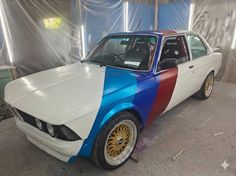 รถ BMW Series 3 318i สี ขาว