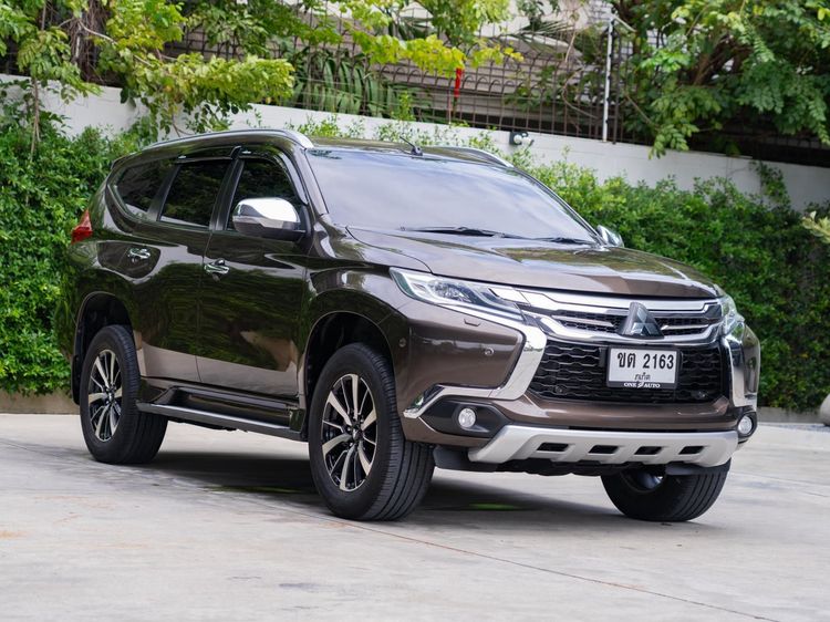 รถ Mitsubishi Pajero Sport 2.4 GT สี น้ำตาล