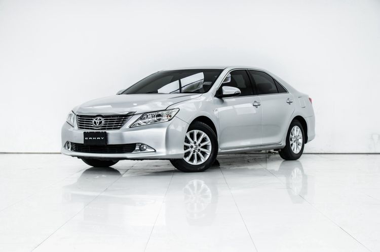รถ Toyota Camry 2.0 G สี เทา