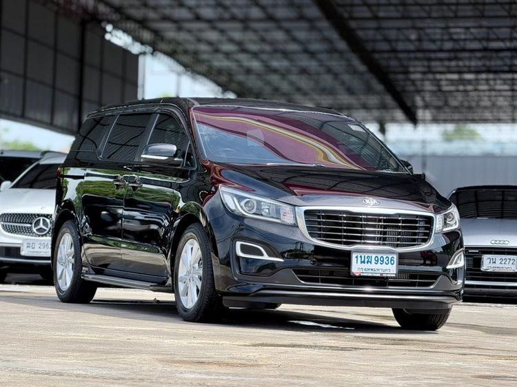 รถ Kia Grand Carnival 2.2 LX สี ดำ