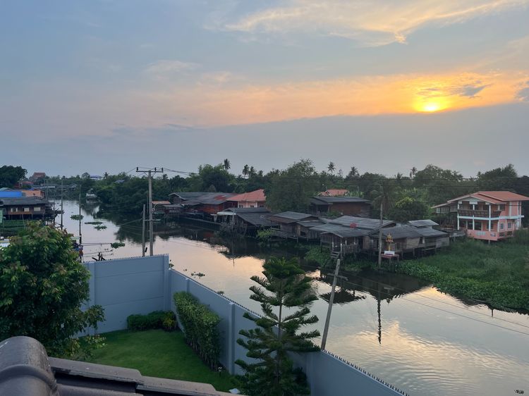 Land and Houses มีบางส่วน 2023 ขายบ้านสวย Anya ราชพฤกษ์–นครอินทร์ ที่ดิน 102 ตร.ว. วิวคลอง บรรยากาศสงบ สไตล์ French Country รูปที่ 2