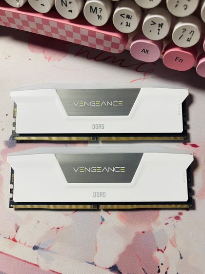 Ram Corsair DDR5 32gb 16x2 บัส 5600 VENGEANCE RGB White