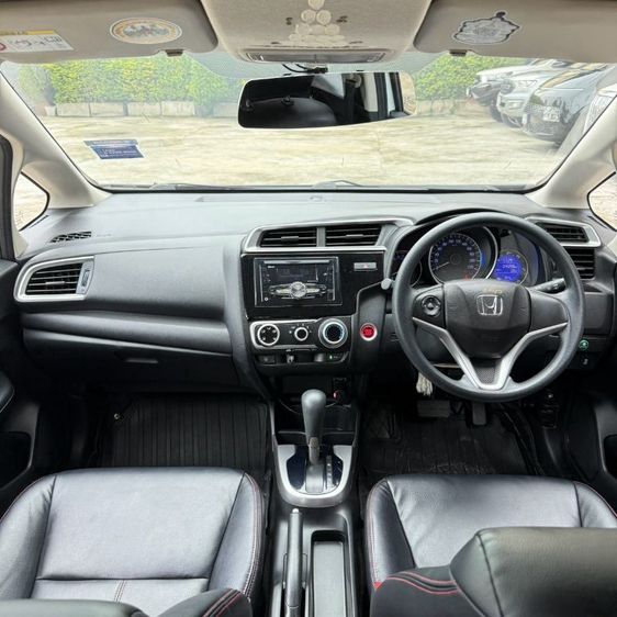 Honda Jazz 2020 1.5 V Sedan เบนซิน ไม่ติดแก๊ส ขาว รูปที่ 3