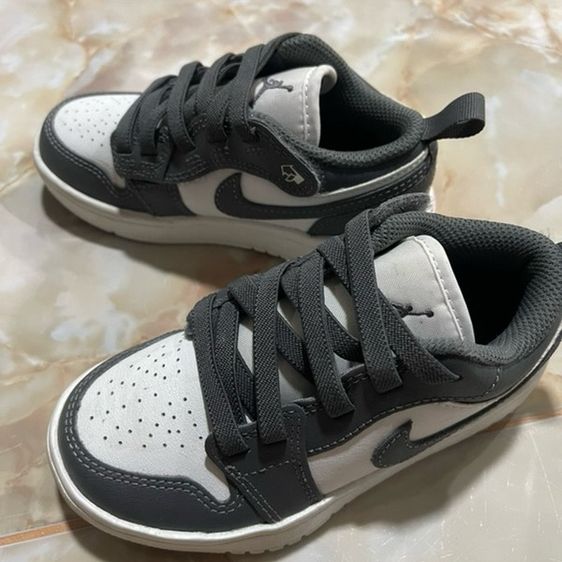 ขายรองเท้าเด็ก Nike สภาพ 99 %