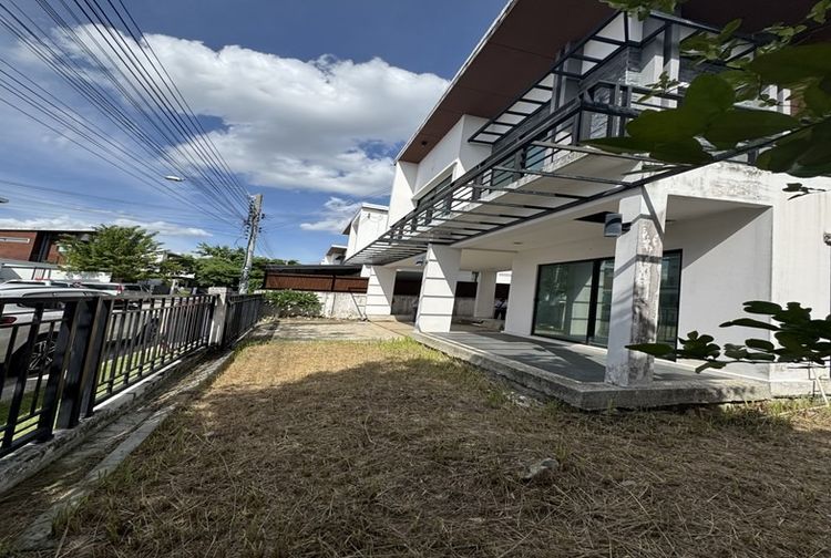 Pruksa ไม่มี 2012 ขายบ้านมือสอง พฤกษาทาวน์ เน็กซ์ อ่อนนุช–พระราม 9 (WE2) บ้าน 2 ชั้น หลังมุม ที่ดินกว้าง ทำเลดีใกล้ถนนเฉลิมพระเกียรติ ร.9 รูปที่ 3