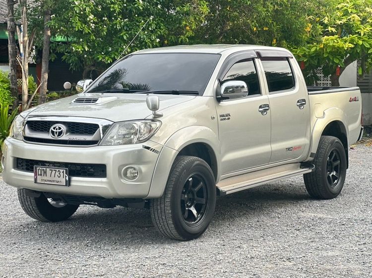 รถ Toyota Hilux Vigo 2.5 E 4WD สี เทา