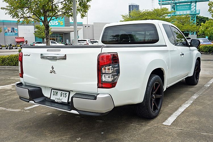 Mitsubishi Triton 2022 2.5 GLX Pickup ดีเซล ไม่ติดแก๊ส เกียร์ธรรมดา ขาว รูปที่ 4