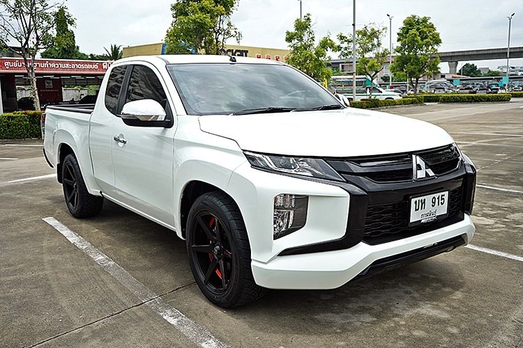 Mitsubishi Triton 2022 2.5 GLX Pickup ดีเซล ไม่ติดแก๊ส เกียร์ธรรมดา ขาว รูปที่ 3