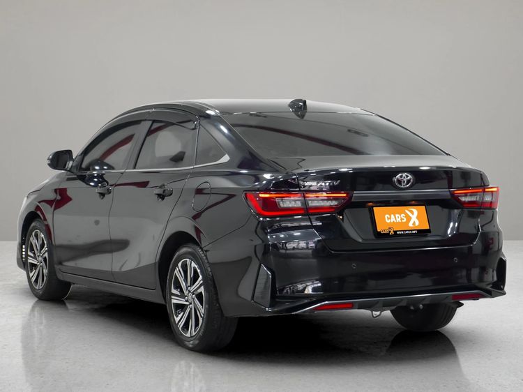 Toyota Yaris ATIV 2024 1.2 Premium Luxury Sedan เบนซิน ไม่ติดแก๊ส เกียร์อัตโนมัติ ดำ รูปที่ 4
