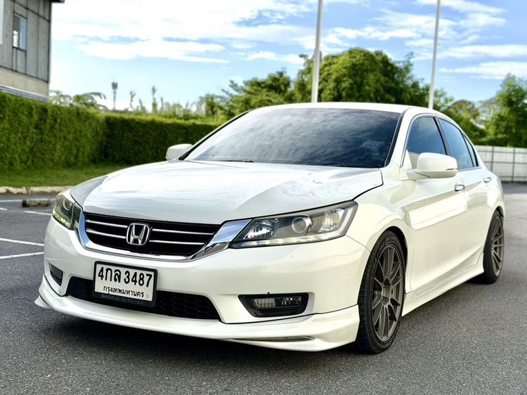 รถ Honda Accord 2.0 EL i-VTEC สี ขาว