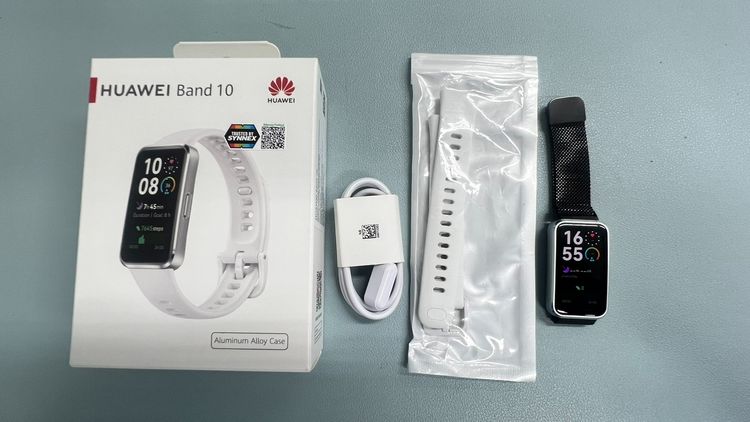 อัลลอย เงิน HUAWEI Band 10 ตัวเรือนอะลูมิเนียม มือสอง สภาพดี + แถมสาย 3 เส้น