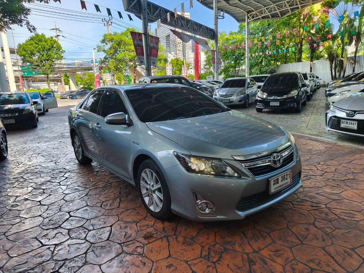 รถ Toyota Camry 2.5 HV สี เทา