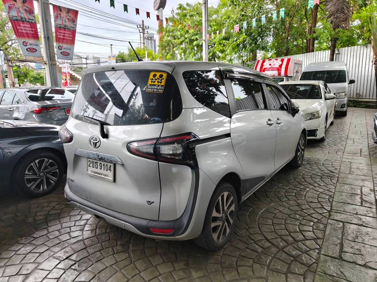 Toyota Sienta 2021 1.5 V Utility-car เบนซิน ไม่ติดแก๊ส เกียร์อัตโนมัติ เทา รูปที่ 4