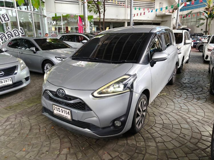 Toyota Sienta 2021 1.5 V Utility-car เบนซิน ไม่ติดแก๊ส เกียร์อัตโนมัติ เทา รูปที่ 3