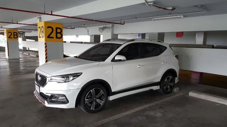 รถ MG ZS 1.5X+ Sunroof สี ขาว