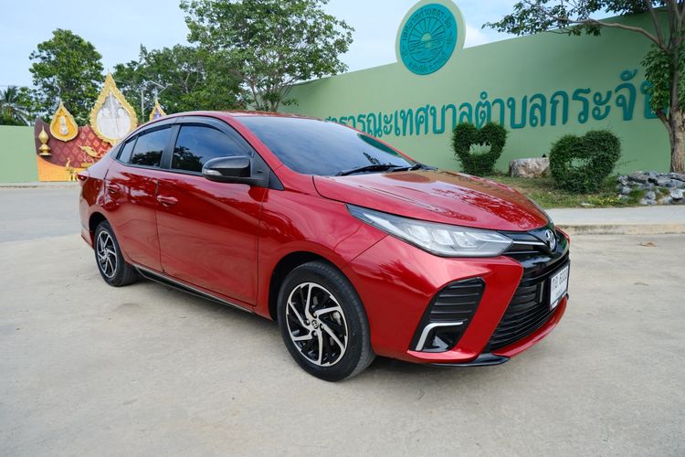 Toyota Yaris ATIV 2022 1.2 Sport Sedan เบนซิน ไม่ติดแก๊ส เกียร์อัตโนมัติ แดง