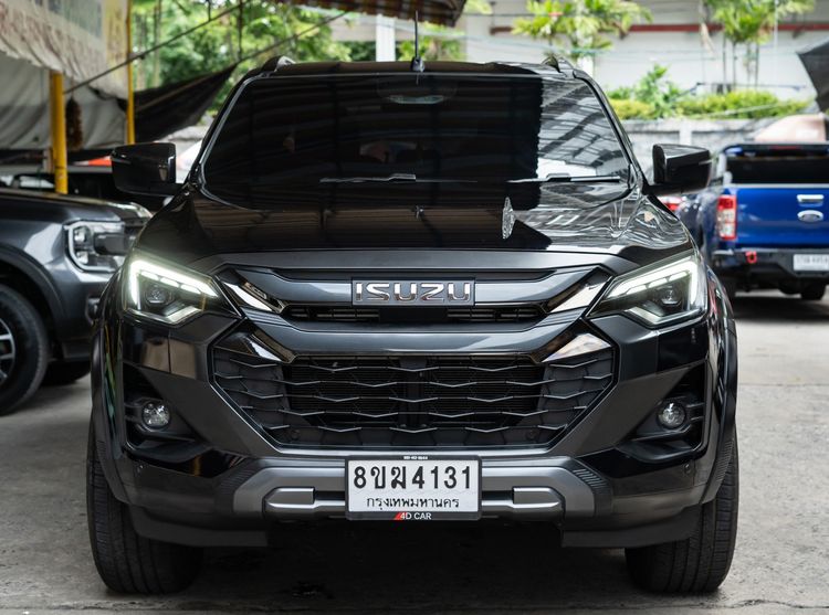 2024 ISUZU D-MAX V-CROSS CAB-4 3.0 M 4WD เลขไมล์33,000กิโลแท้  รุ่นTOPสุด รถบ้าน มือเดียว สภาพใหม่มาก ไม่เคยชน