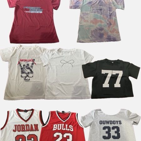 👚เสื้อผ้ามือสอง สภาพดีสวย ใส่สบาย 📌 ขนาดเสื้อ: 14-35นิ้ว📦 สินค้ามือสองพร้อมส่ง ทำความสะอาดแล้วเรียบร้อย สนใจทักแชทสอบถามหรือขอรูปเพิ่มเติมได้เลยค่ะ