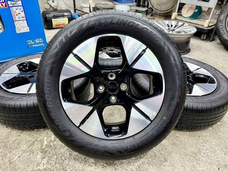 16" ล้อแม็ก GEERY EX2 ขอบ 16” ถอดป้ายแดงยาง LINGLONG 205-60R16 ปี 26 ตุ่มหน้ายางยังอยู่ครบ