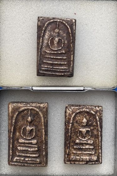 พระเครื่องต่างๆ เซท 3 องค์ 200 บาท