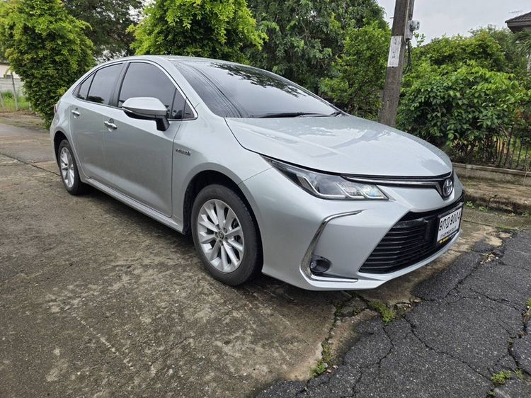 รถ Toyota Altis 1.8 Hybrid Mid สี เทา