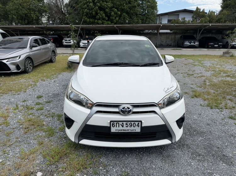 Toyota Yaris 2017 1.5 E Sedan เบนซิน ไม่ติดแก๊ส เกียร์อัตโนมัติ ขาว รูปที่ 2
