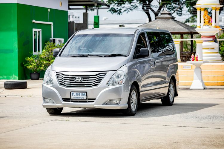 Hyundai H-1  2013 2.5 Deluxe Van ดีเซล เกียร์อัตโนมัติ เทา
