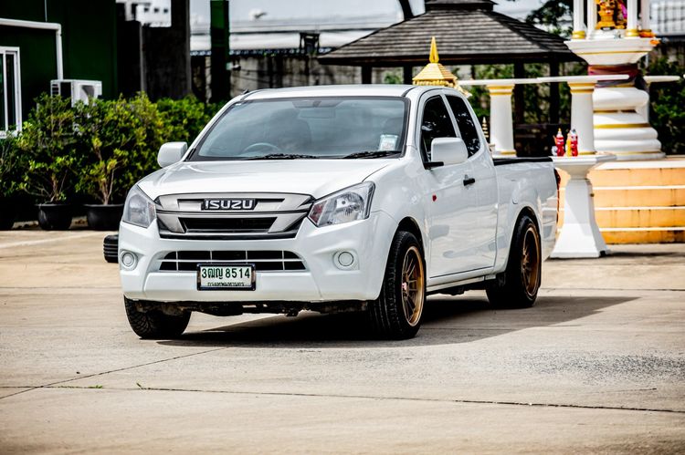รถ Isuzu D-MAX 1.9 S สี ขาว