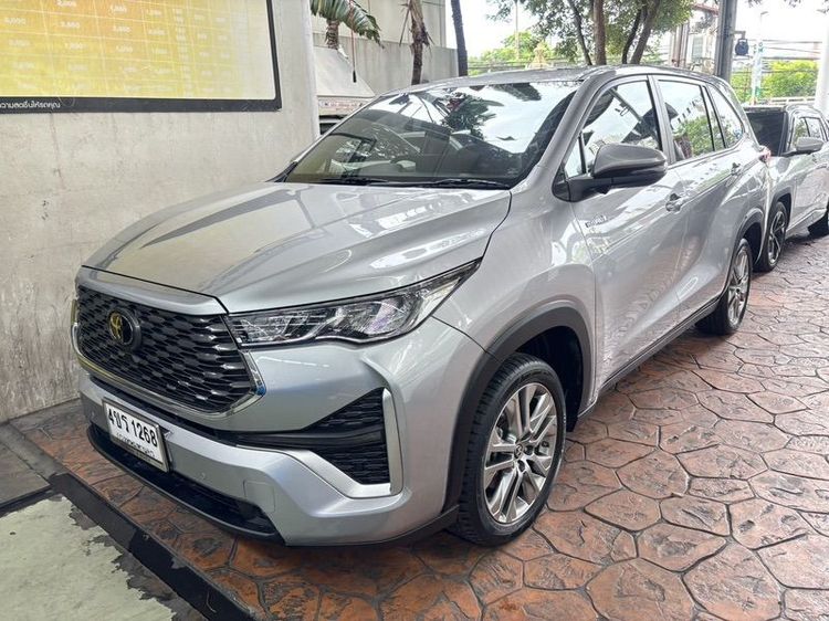 รถ Toyota Innova 2.0 Zenix HEV Premium สี เทา