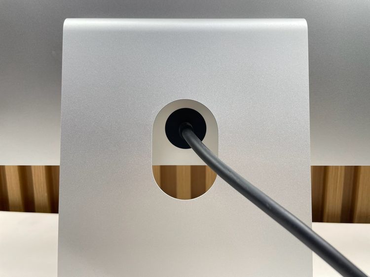 Studio Display 27-inch Retina 5K Stand Glass รูปที่ 10