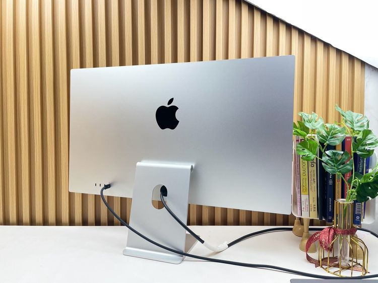 Studio Display 27-inch Retina 5K Stand Glass รูปที่ 6