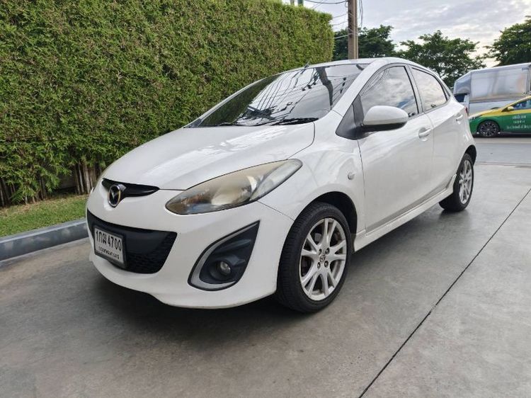Mazda Mazda 2 2011 1.5 Groove Sedan เบนซิน ไม่ติดแก๊ส เกียร์อัตโนมัติ ขาว
