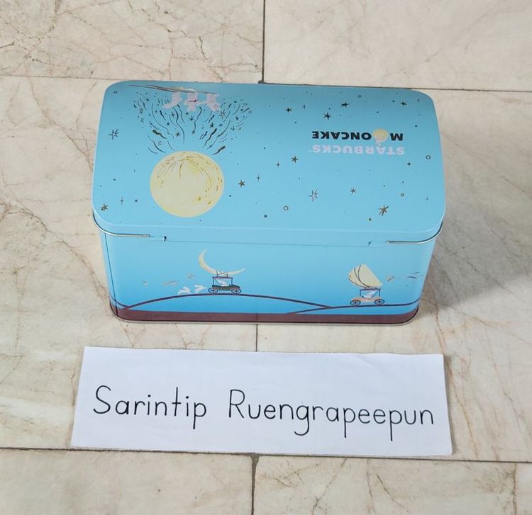 STARBUCKS®️ MOONCAKE BOX 2025 กล่องเหล็ก(กล่องเปล่า) ขนมไหว้พระจันทร์สตาร์บัคส์ สีฟ้า ฝาโค้ง ขนาด กว้าง 11 × ยาว 20 × สูง 11.3 ซม. รูปที่ 5