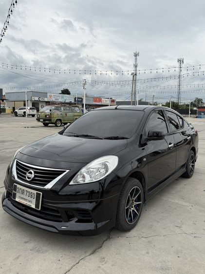 รถ Nissan Almera 1.2 E สี ดำ