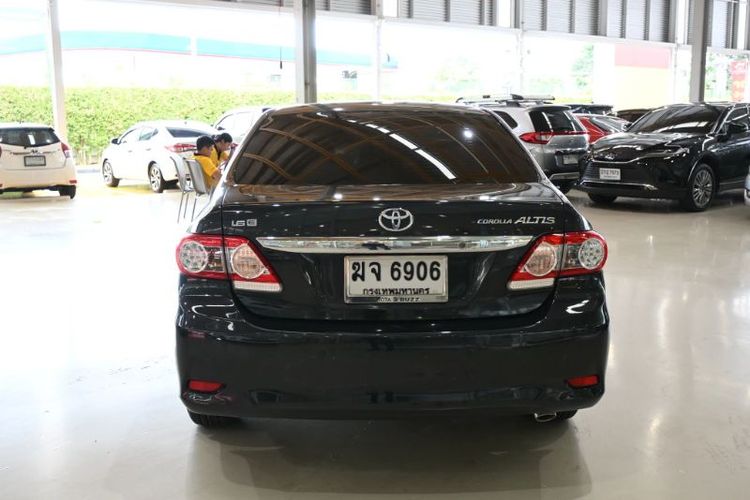 Toyota Altis 2012 1.6 E Sedan เบนซิน ไม่ติดแก๊ส เกียร์อัตโนมัติ ดำ รูปที่ 4