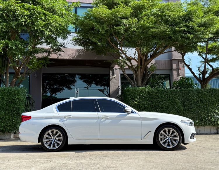 BMW Series 5 2020 530e Sedan āļāļĨāļąāđāļāļāļīāļāđāļŪāļāļĢāļīāļ (PHEV) āđāļĄāđāļāļīāļāđāļāđāļŠ āđāļāļĩāļĒāļĢāđāļāļąāļāđāļāļĄāļąāļāļī āļāļēāļ§ āļĢāļđāļāļāļĩāđ 2