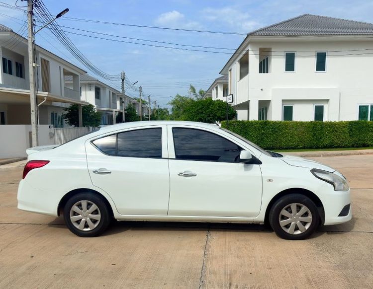 Nissan Almera 2016 1.2 V Sedan เบนซิน ไม่ติดแก๊ส เกียร์ธรรมดา ขาว รูปที่ 4
