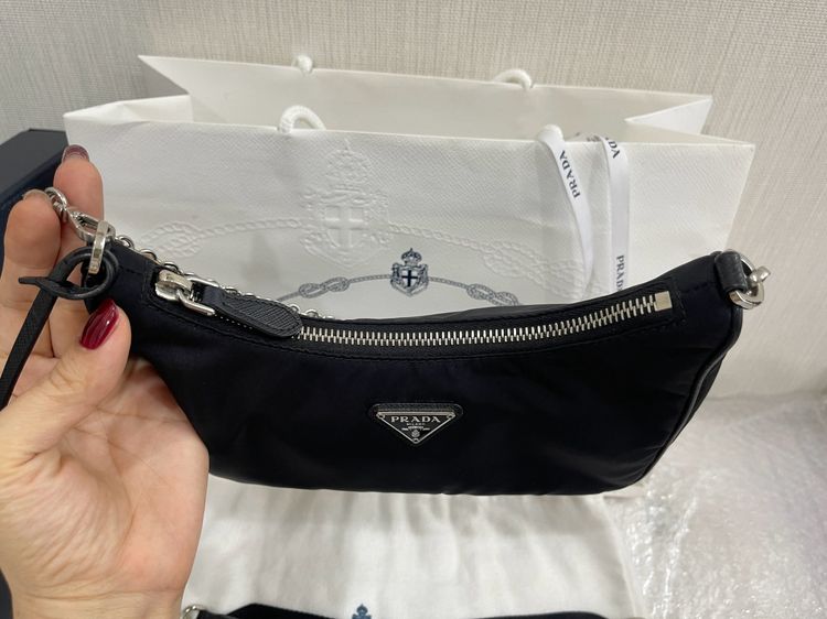 Prada Re Edition 2005 Nylon Shoulder Bag Black 1BH153 รูปที่ 5