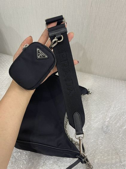 Prada Re Edition 2005 Nylon Shoulder Bag Black 1BH153 รูปที่ 4