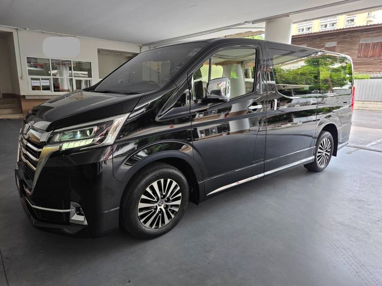 รถ Toyota Majesty 2.8 Grande สี ดำ