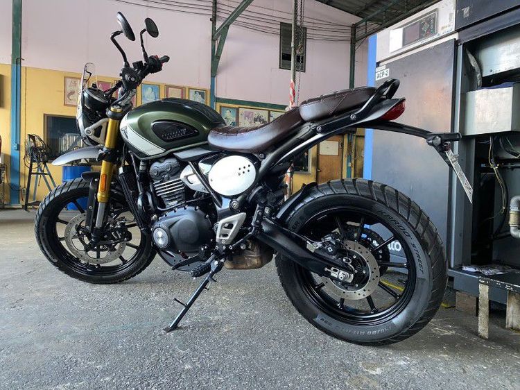 รุ่นอื่นๆ triumph scrambler 400x ปี2025 สีเขียว