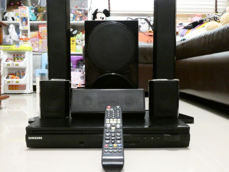 ลำโพงแยกชิ้น และซับวูฟเฟอร์ Samsungชุดโฮมเธียเตอร์5.1Chรุ่นHT-F453HRK (Black) สภาพสวย ใช้งานได้ดี 