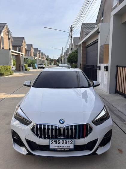 รถ BMW Series 2 220i สี ขาว